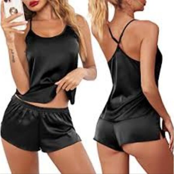 ekouaer Tops - Ekouaer Black Silky Camisole Top